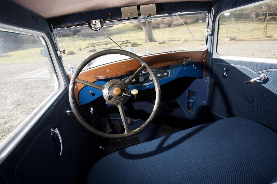 Торпедо Ruxton Model C Sedan 1930 года  (фото 5 из 34)